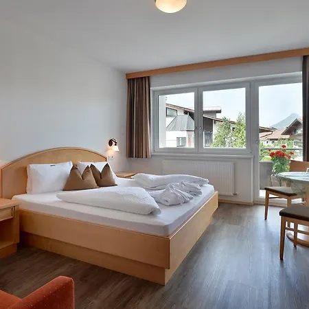 Ξενοδοχείο με διαμερίσματα Hoedner 3*